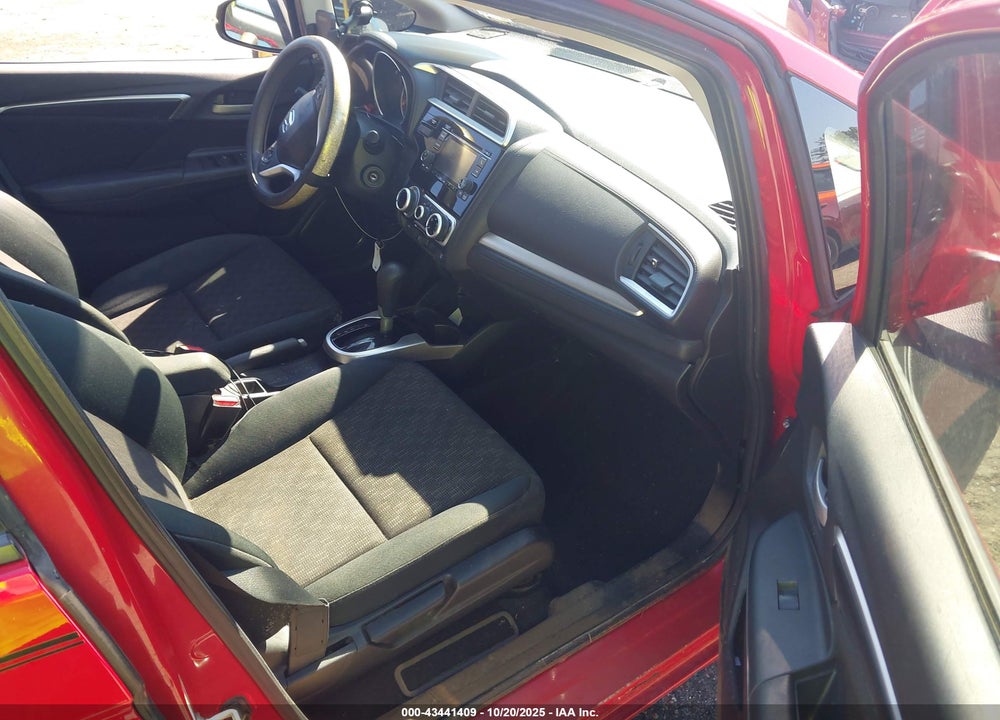 2015 HONDA FIT LX VIN: 3HGGK5H50FM732609