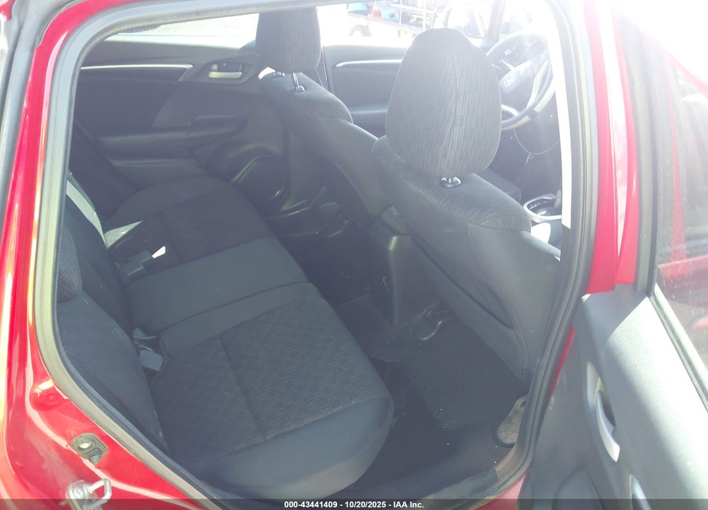 2015 HONDA FIT LX VIN: 3HGGK5H50FM732609