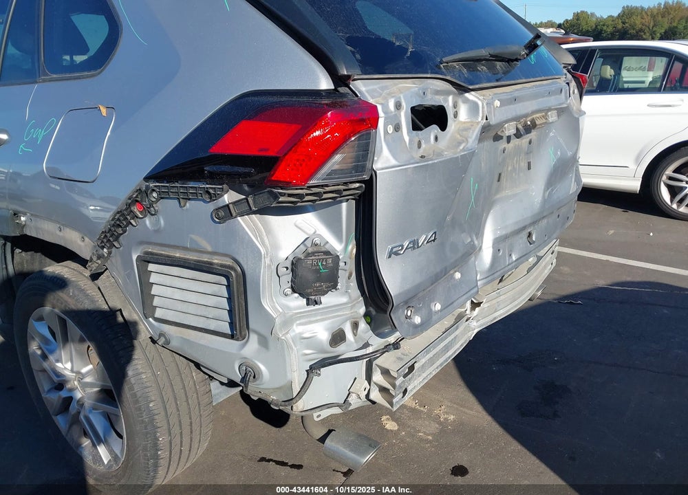 2022 TOYOTA RAV4 VIN: 2T3C1RFV3NC178555