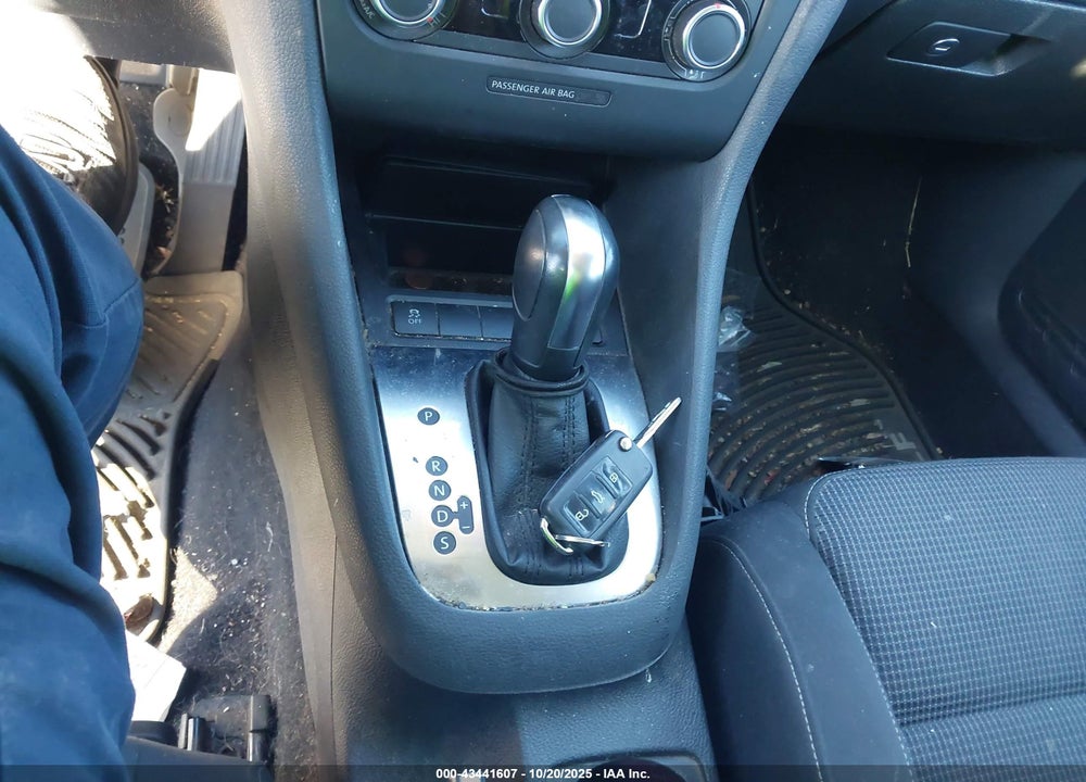 2014 VOLKSWAGEN GOLF 2.5L VIN: WVWDB7AJ5EW003086