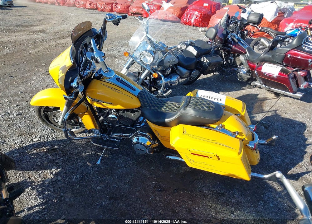 2013 HARLEY-DAVIDSON FLHX STREET GLIDE VIN: 1HD1KBM19DB665288