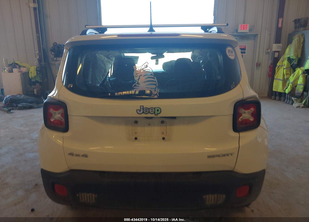 2015 JEEP RENEGADE VIN: ZACCJBAT8FPC38213