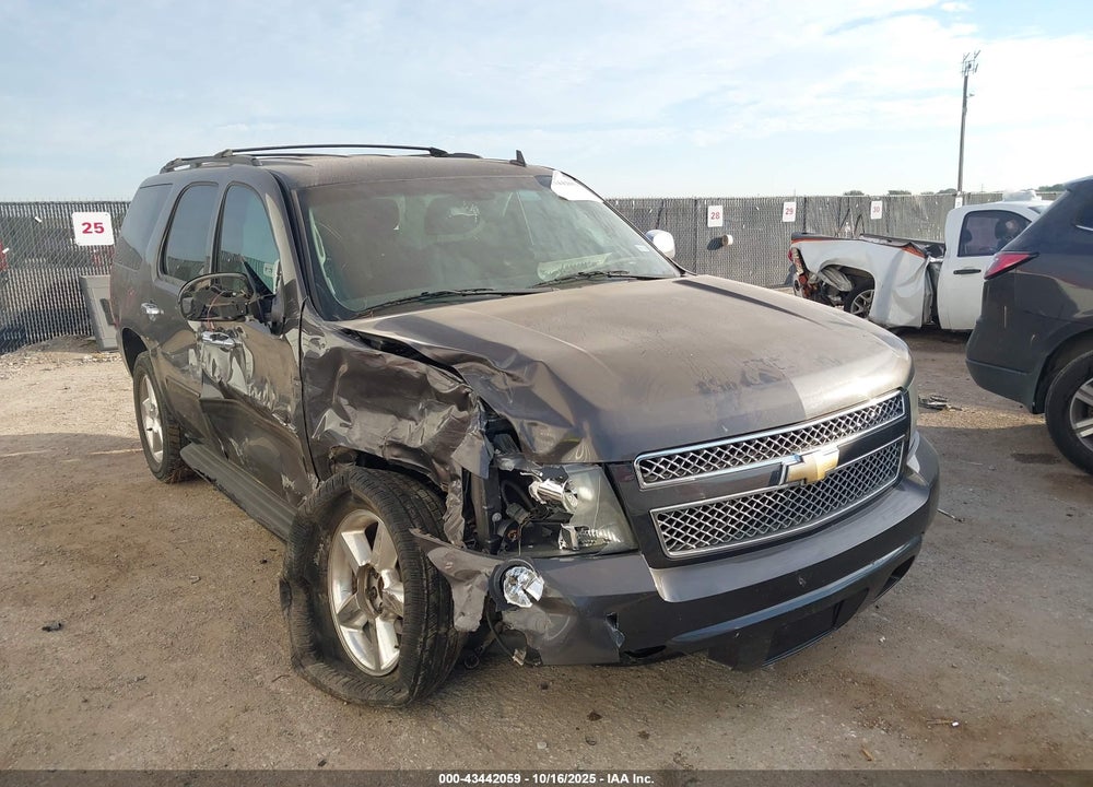 2011 CHEVROLET TAHOE LS VIN: 1GNSCAE03BR282705