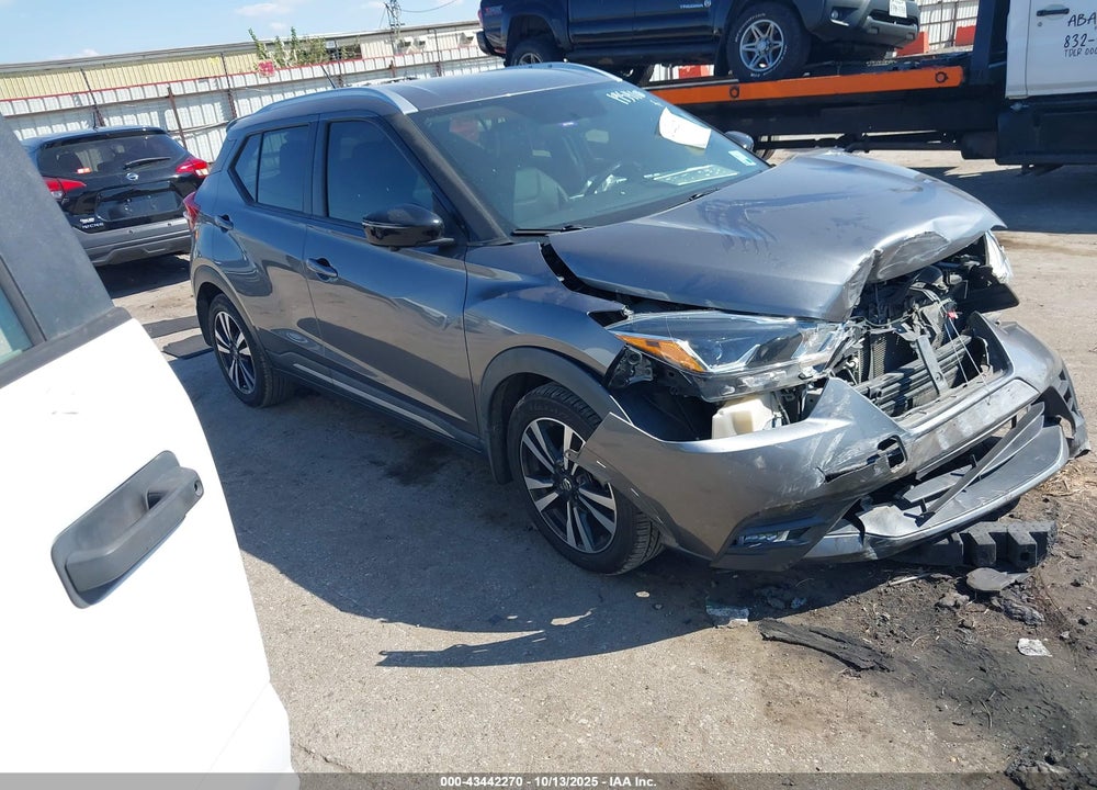 2019 NISSAN KICKS SR VIN: 3N1CP5CU7KL528602