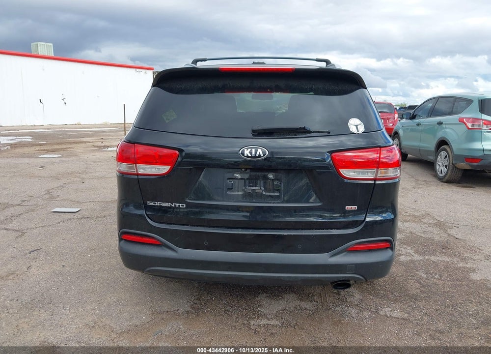 2016 KIA SORENTO 2.4L LX VIN: 5XYPGDA35GG028178