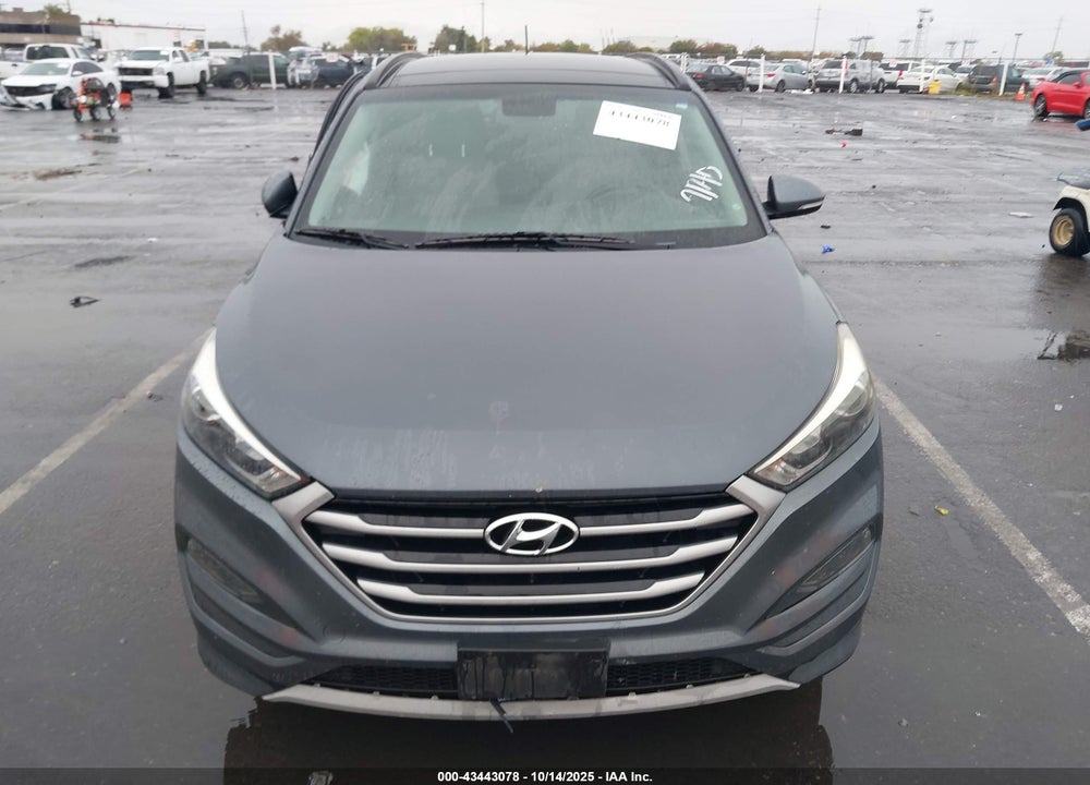 2017 HYUNDAI TUCSON VALUE VIN: KM8J33A25HU562778