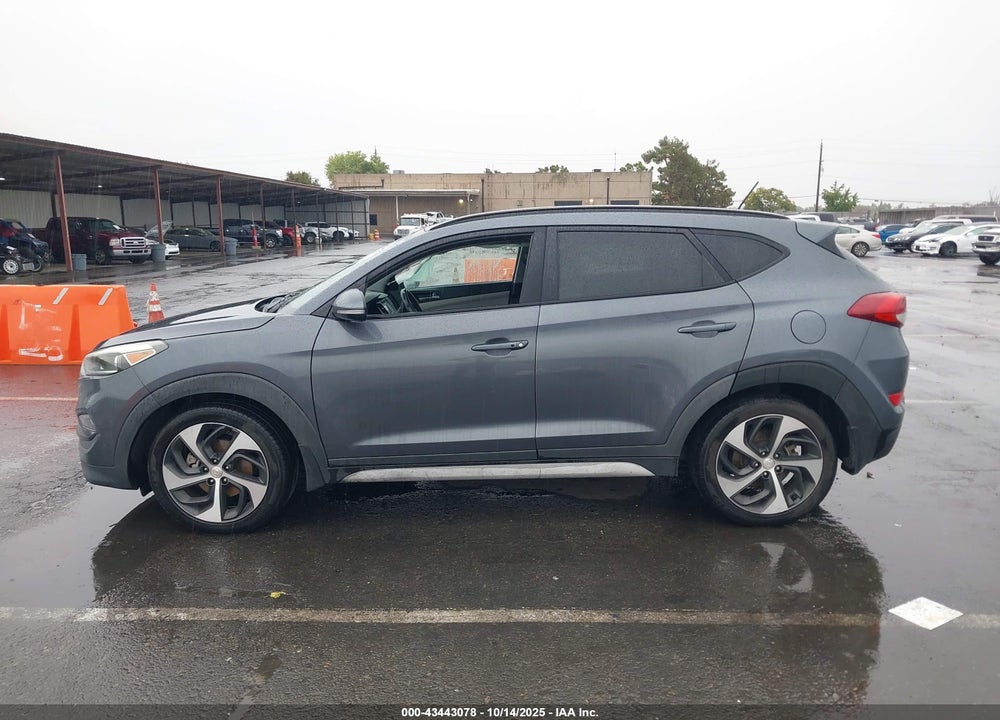 2017 HYUNDAI TUCSON VALUE VIN: KM8J33A25HU562778