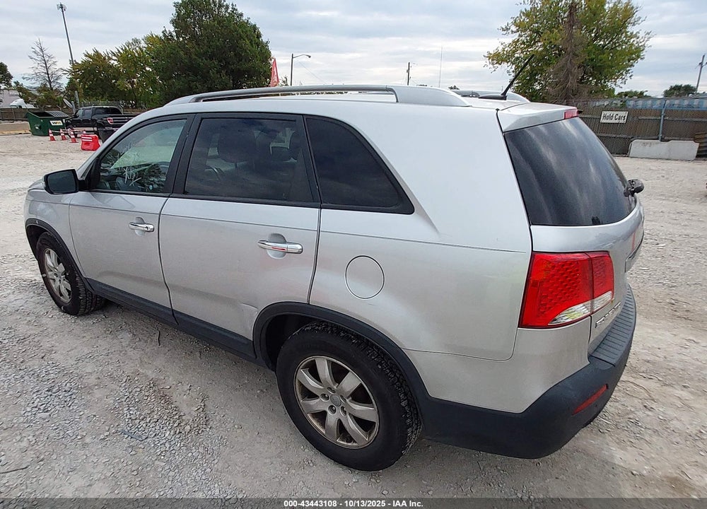2013 KIA SORENTO VIN: 5XYKT4A64DG394466