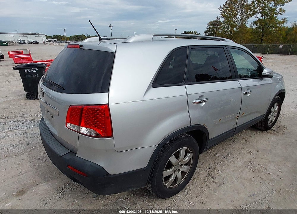 2013 KIA SORENTO VIN: 5XYKT4A64DG394466