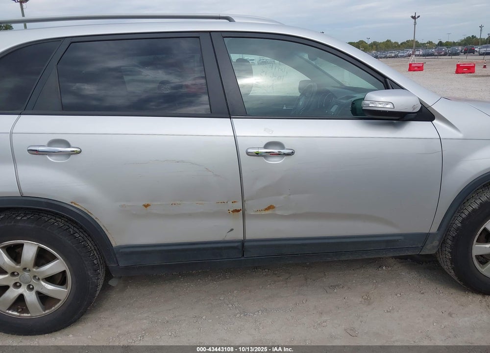 2013 KIA SORENTO VIN: 5XYKT4A64DG394466