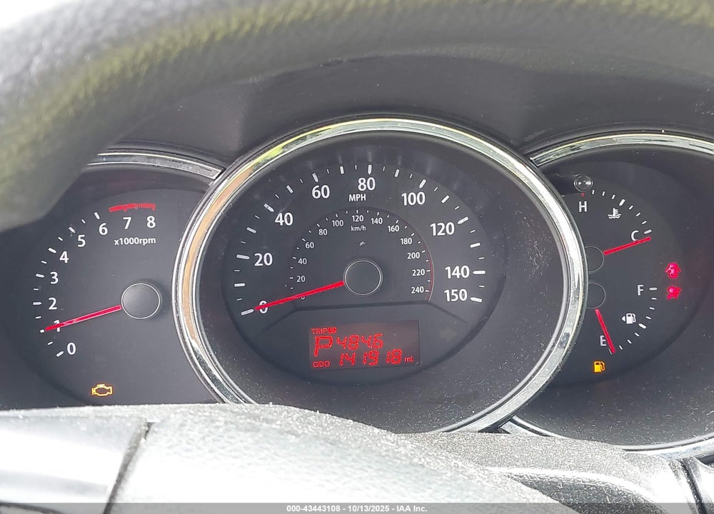 2013 KIA SORENTO VIN: 5XYKT4A64DG394466