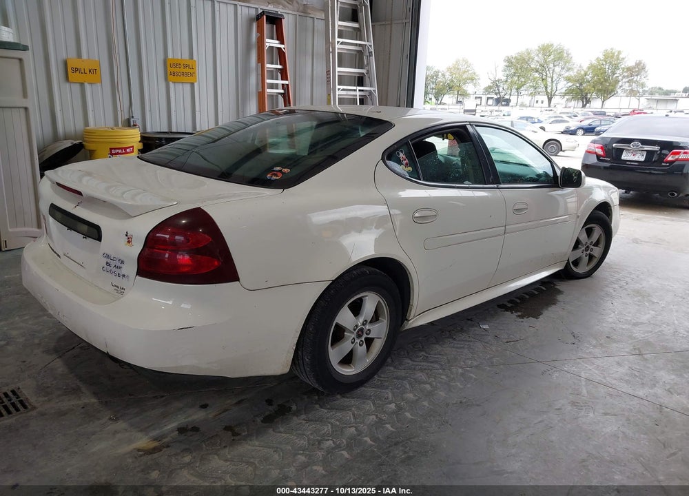 2006 PONTIAC GRAND PRIX VIN: 2G2WP552061103062