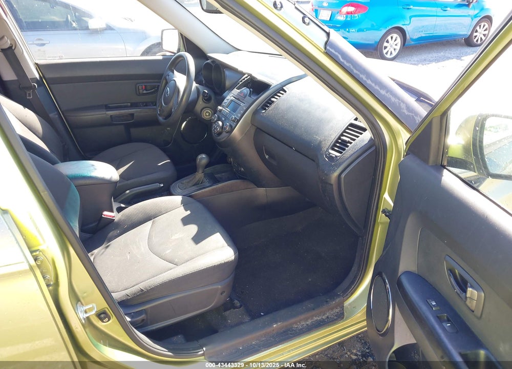 2011 KIA SOUL VIN: KNDJT2A2XB7304177