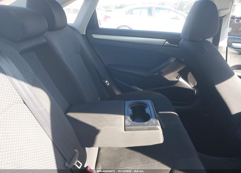 2014 VOLKSWAGEN PASSAT VIN: 1VWAS7A35EC023972