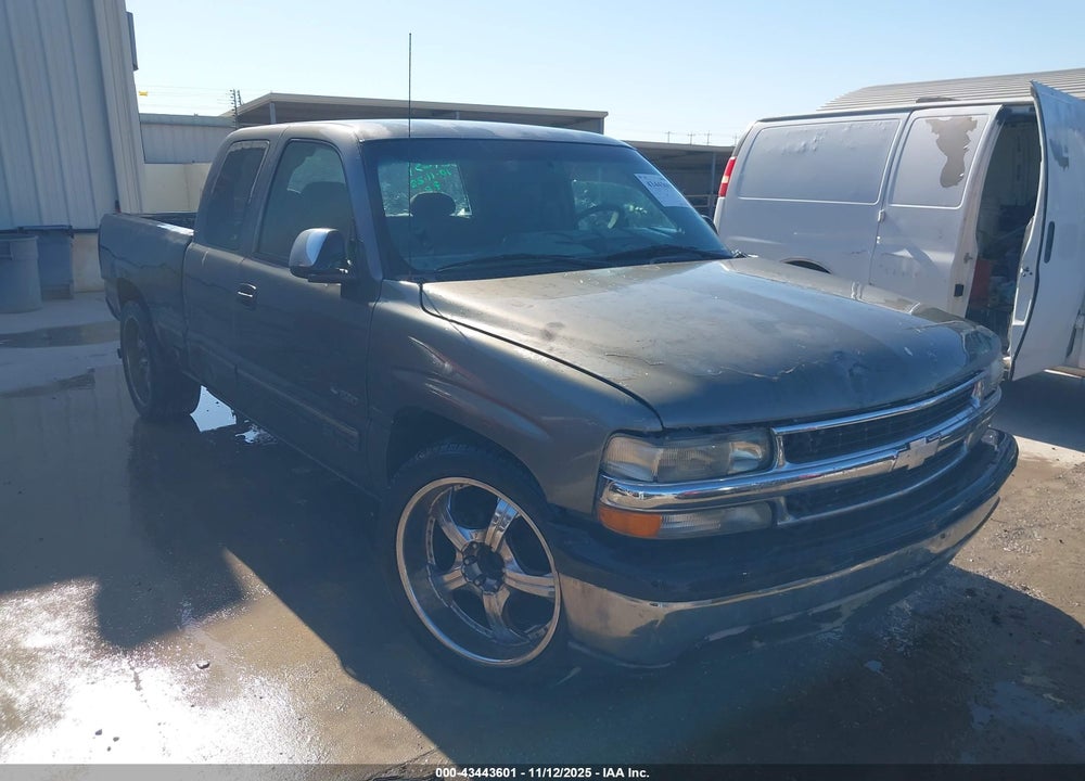 2001 CHEVROLET SILVERADO 1500 LS VIN: 2GCEC19TX11329231