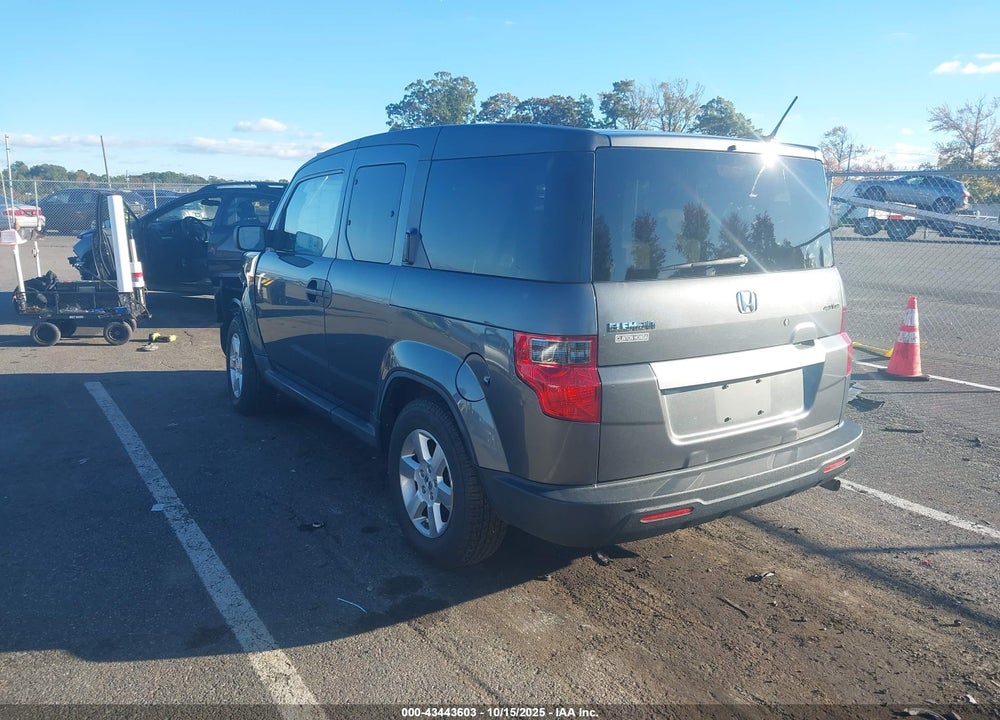 2011 HONDA ELEMENT VIN: 5J6YH2H75BL006056