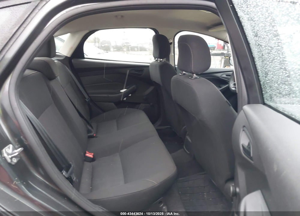 2017 FORD FOCUS S VIN: 1FADP3E22HL329145