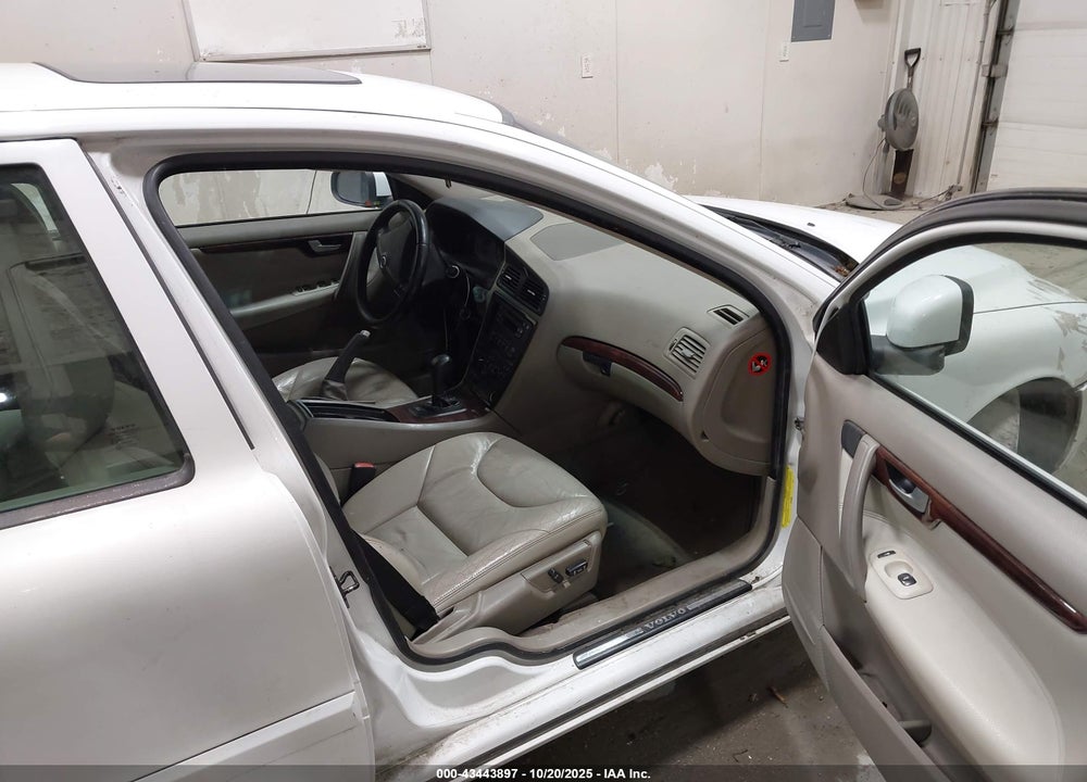 2008 VOLVO S60 2.5T VIN: YV1RH592682687626