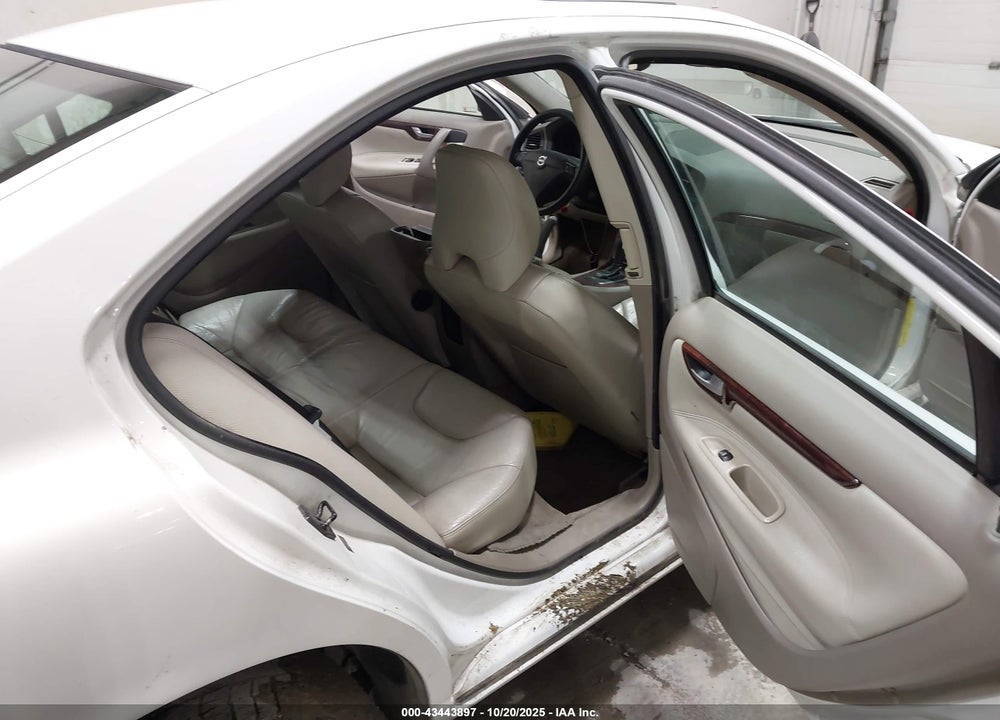 2008 VOLVO S60 2.5T VIN: YV1RH592682687626