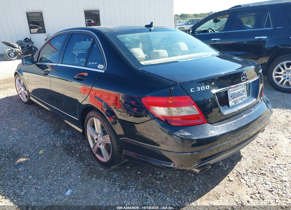 2011 MERCEDES-BENZ C 300 LUXURY 4MATIC/SPORT 4MATIC VIN: WDDGF8BB6BR141556