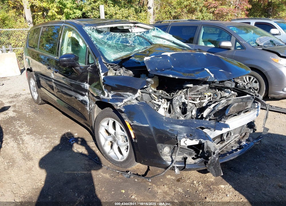 2019 CHRYSLER PACIFICA TOURING PLUS VIN: 2C4RC1FG4KR569757