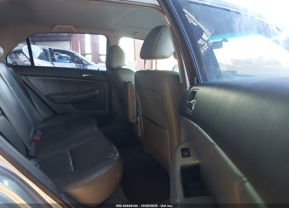 2006 HONDA ACCORD VIN: JHMCN36536C001152
