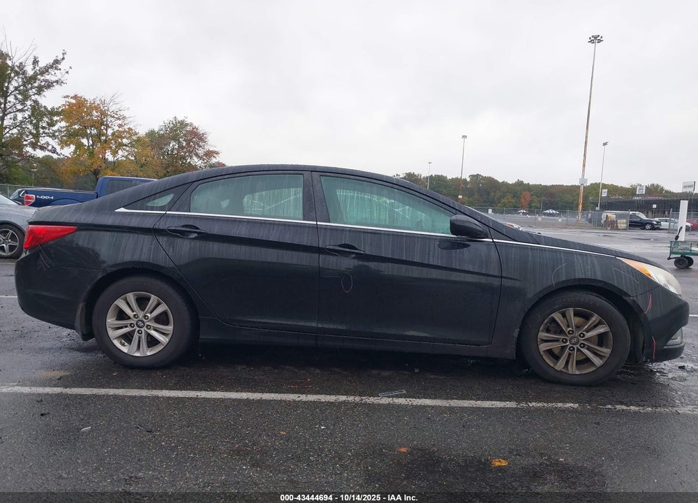 2013 HYUNDAI SONATA VIN: 5NPEB4AC7DH677684