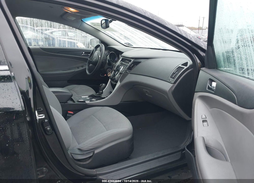 2013 HYUNDAI SONATA VIN: 5NPEB4AC7DH677684