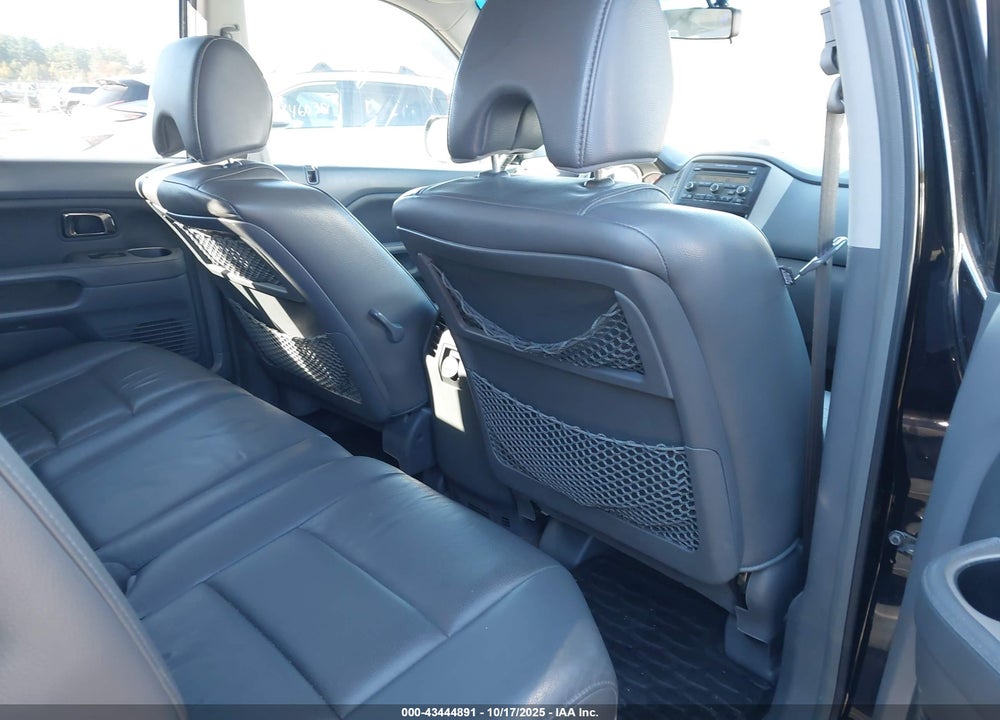 2007 HONDA PILOT EX-L VIN: 5FNYF18587B029152