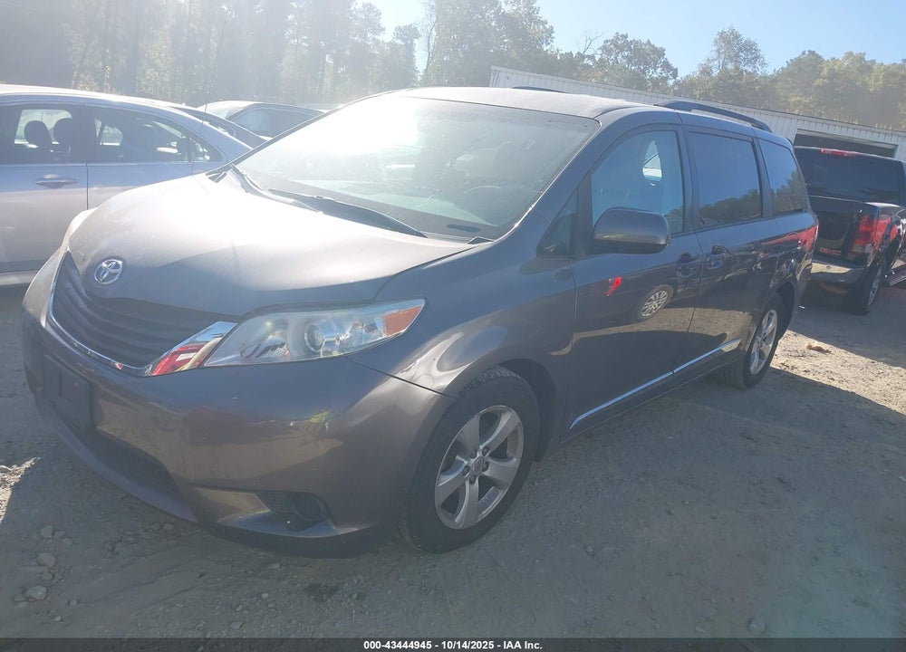 2014 TOYOTA SIENNA LE V6 8 PASSENGER VIN: 5TDKK3DC7ES484939
