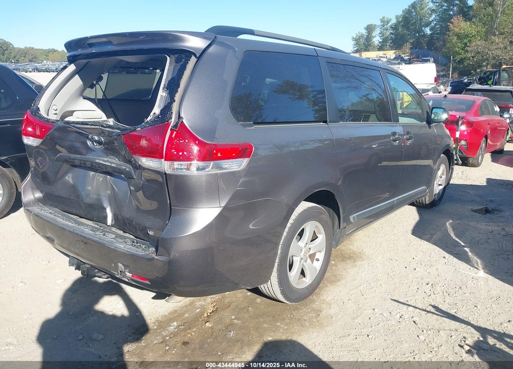 2014 TOYOTA SIENNA LE V6 8 PASSENGER VIN: 5TDKK3DC7ES484939