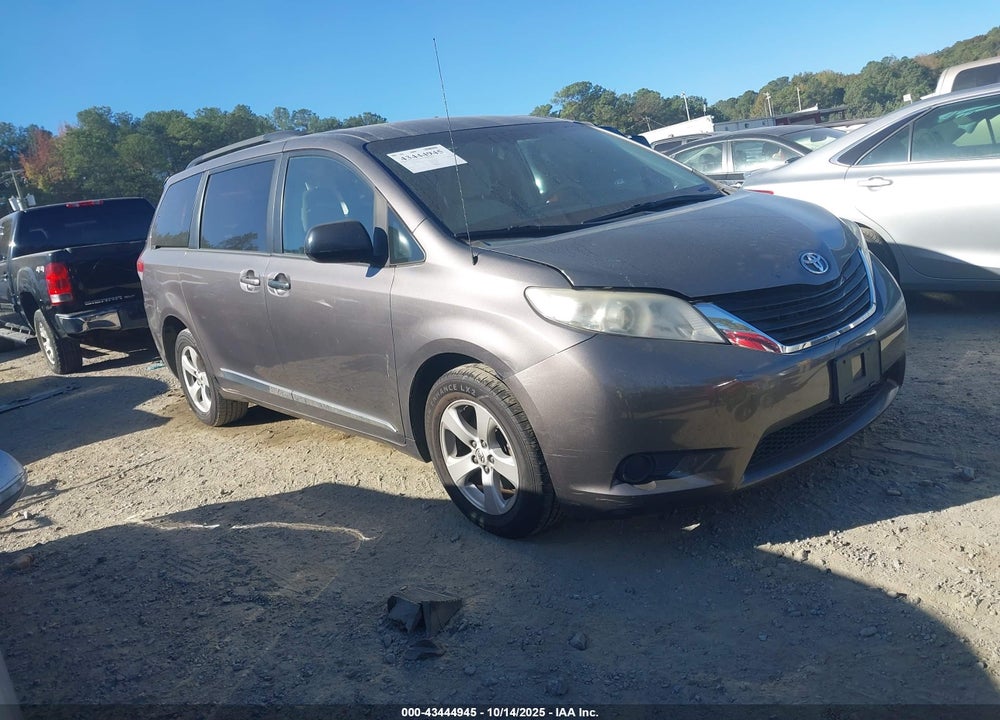 2014 TOYOTA SIENNA LE V6 8 PASSENGER VIN: 5TDKK3DC7ES484939