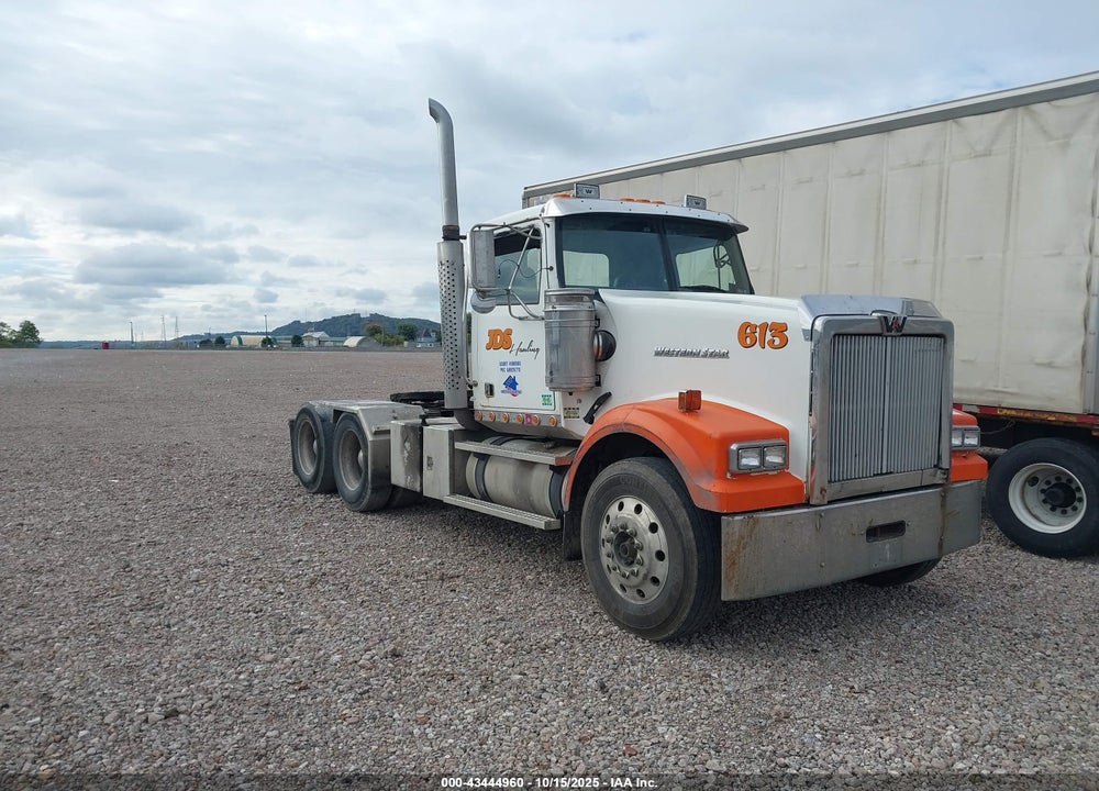 2010 WESTERN STAR/AUTO CAR CONVENTIONAL 4900FA VIN: 5KJJAECK3APAV5326