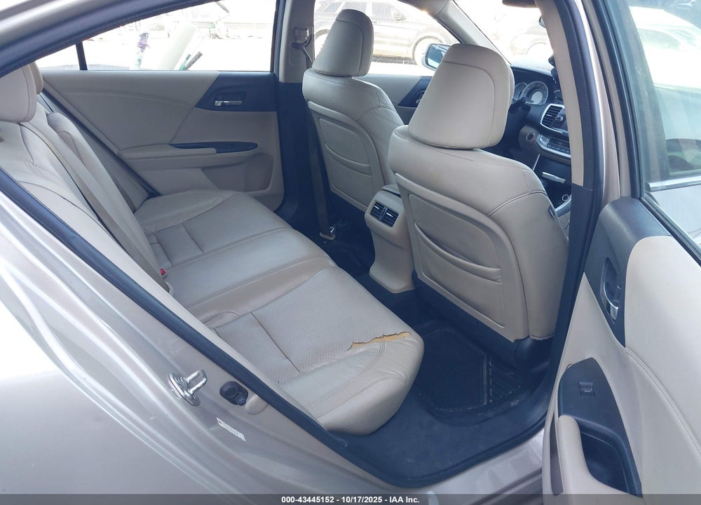 2014 HONDA ACCORD VIN: 1HGCR2F82EA050736