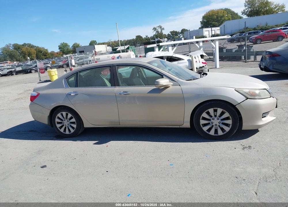 2014 HONDA ACCORD VIN: 1HGCR2F82EA050736