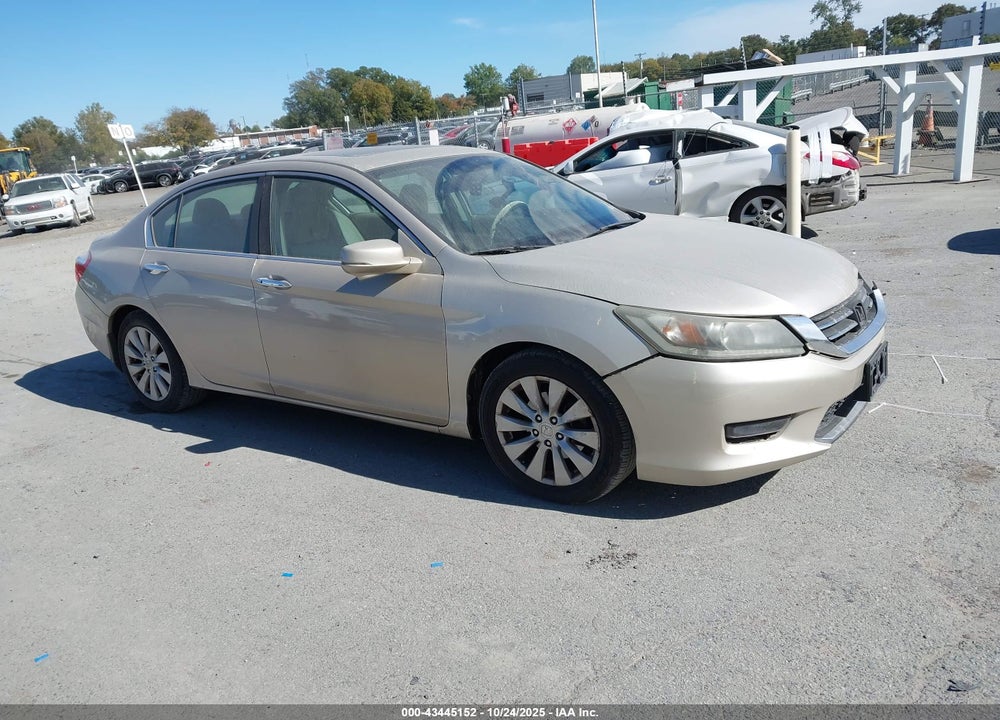 2014 HONDA ACCORD VIN: 1HGCR2F82EA050736