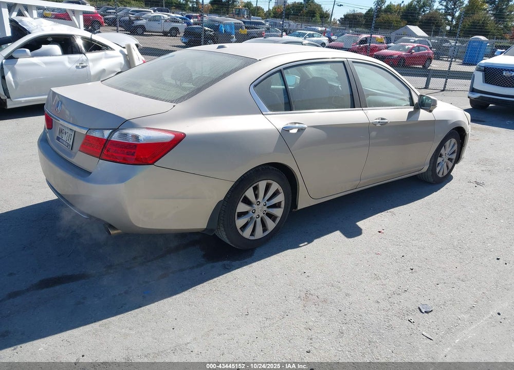 2014 HONDA ACCORD VIN: 1HGCR2F82EA050736