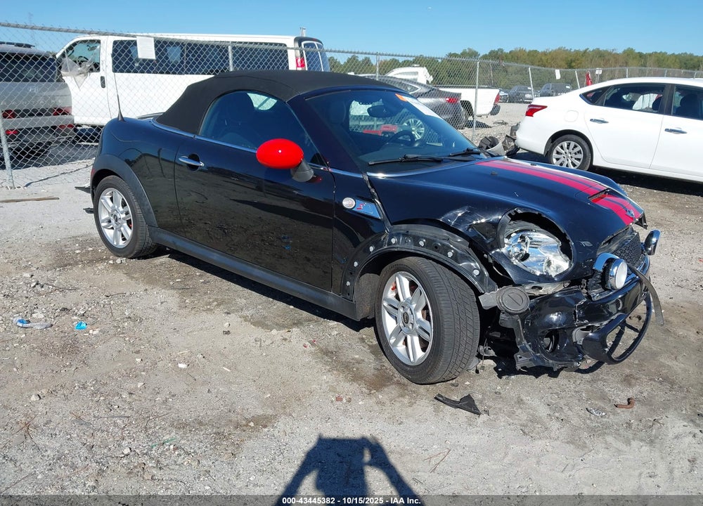 2012 MINI COOPER S VIN: WMWSY3C51CT144408