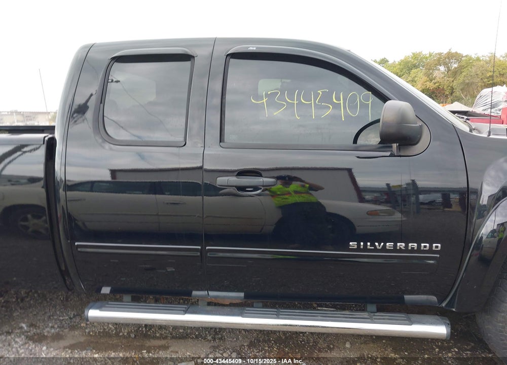 2011 CHEVROLET SILVERADO 1500 VIN: 1GCRKSE33BZ178029
