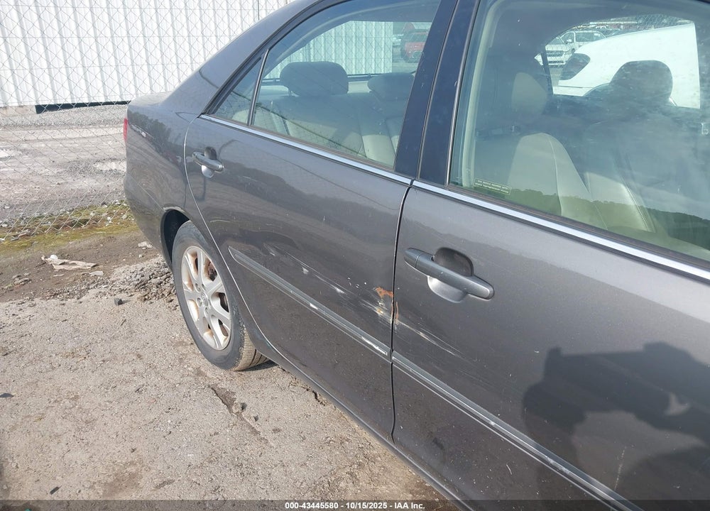 2005 TOYOTA CAMRY XLE V6 VIN: 4T1BF30K15U593809
