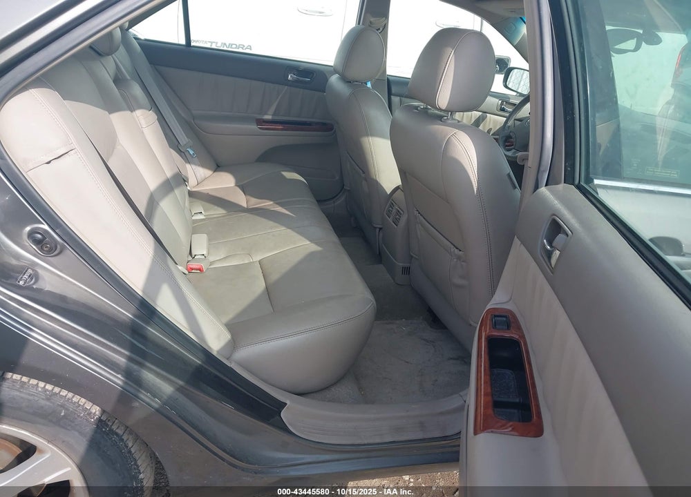 2005 TOYOTA CAMRY XLE V6 VIN: 4T1BF30K15U593809