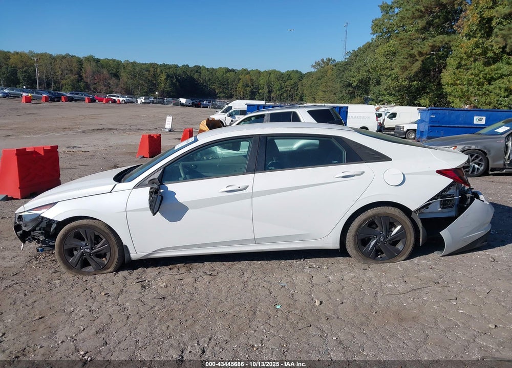 2022 HYUNDAI ELANTRA SEL VIN: 5NPLM4AG9NH085760