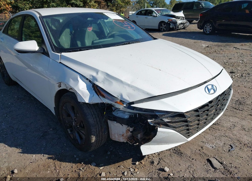 2022 HYUNDAI ELANTRA SEL VIN: 5NPLM4AG9NH085760