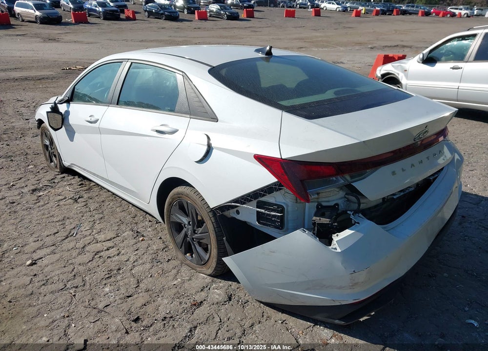 2022 HYUNDAI ELANTRA SEL VIN: 5NPLM4AG9NH085760