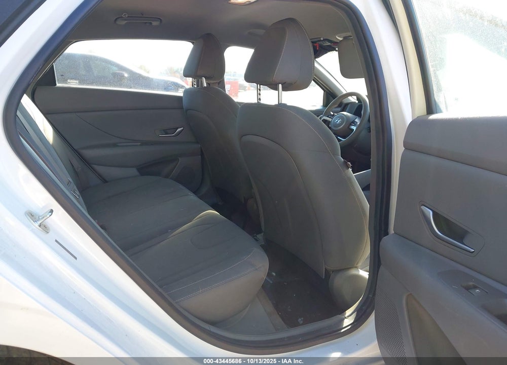 2022 HYUNDAI ELANTRA SEL VIN: 5NPLM4AG9NH085760