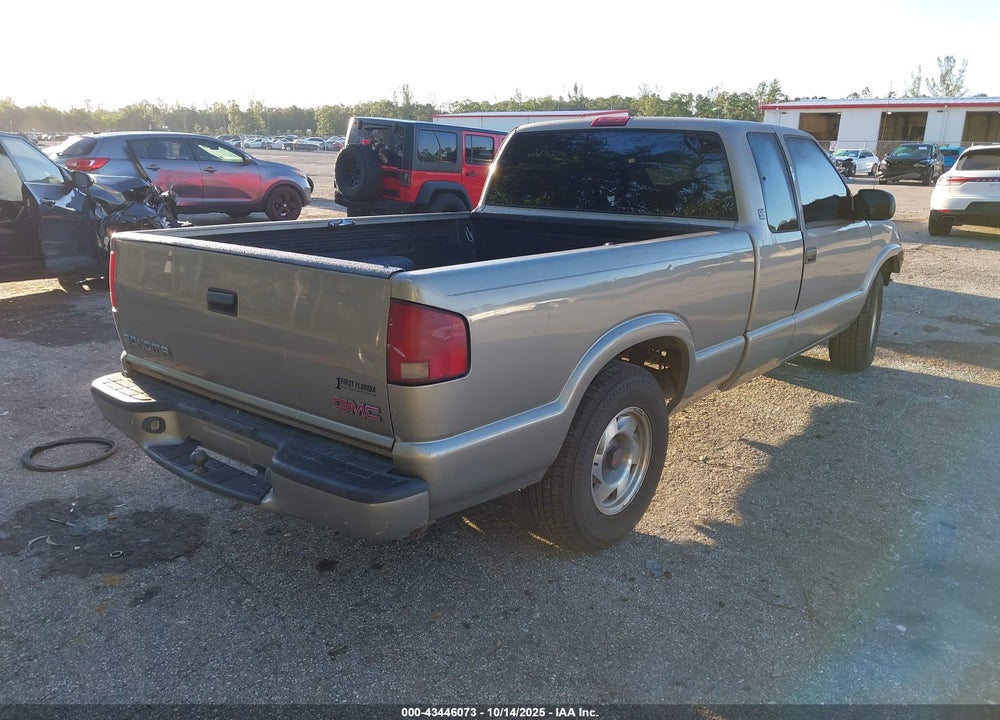 2001 GMC SONOMA SLS VIN: 1GTCS195118184198