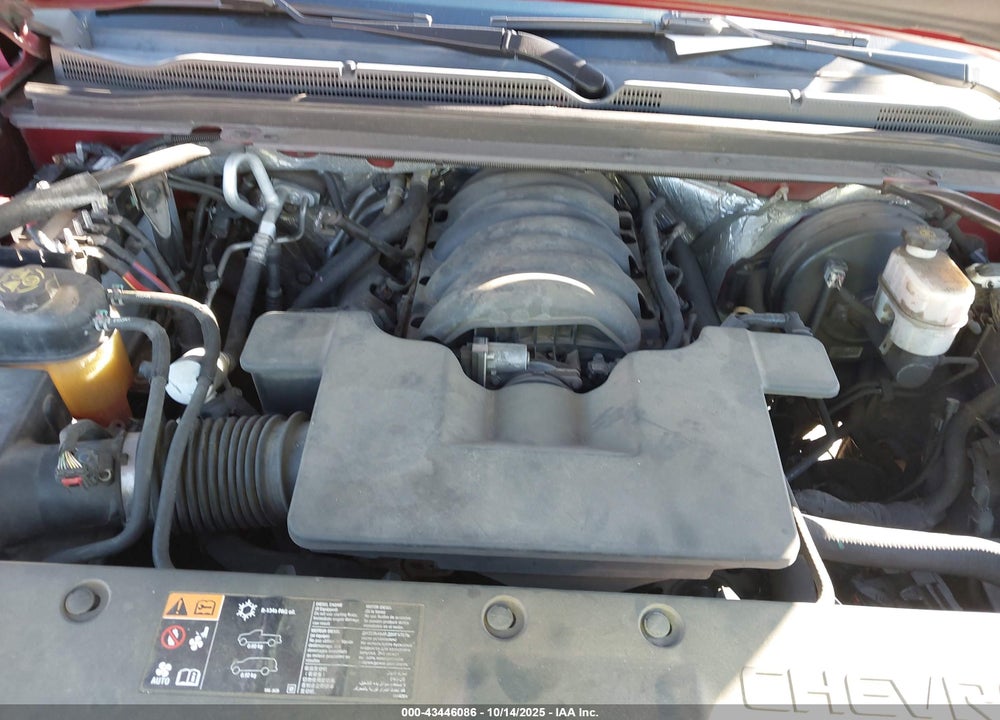 2015 CHEVROLET SUBURBAN 1500 LT VIN: 1GNSKJKC9FR586497