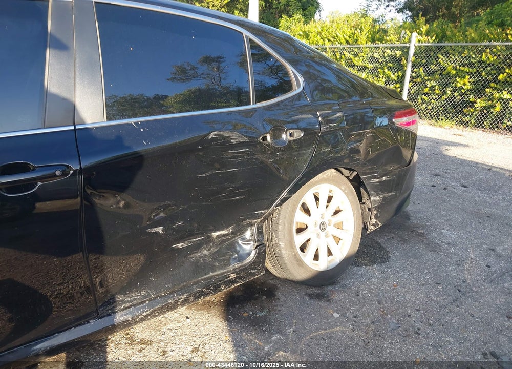 2020 TOYOTA CAMRY LE VIN: 4T1C11AK4LU980406