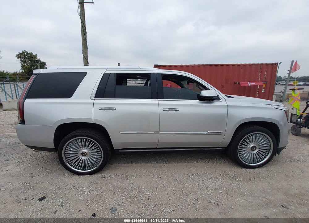 2015 CADILLAC ESCALADE VIN: 1GYS4CKJ2FR172629