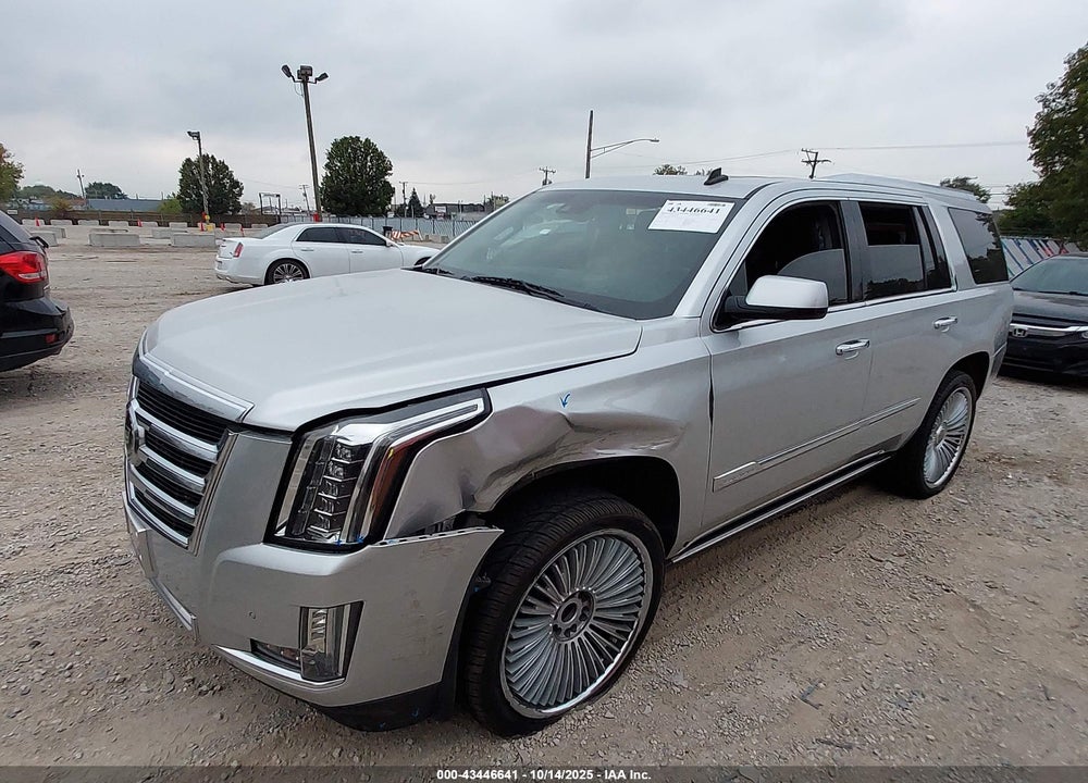 2015 CADILLAC ESCALADE VIN: 1GYS4CKJ2FR172629